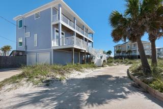 Beach Getaway by Gulf Coast Getaways - 9