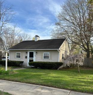 Charming Cottage with fenced yard in convenient location - Longmeadow - 6