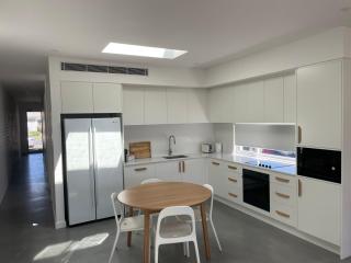 Coastal 3 bd duplex Everything at your doorstep - Towradgi - 8