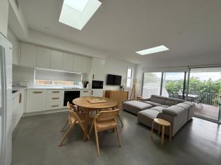 Coastal 3 bd duplex Everything at your doorstep - Towradgi - 7