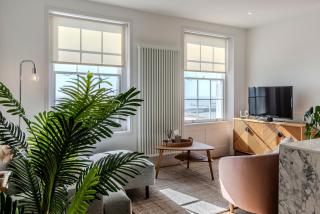 Wellington Retreat - Modern apartment, central Ramsgate, direct sea views, short walk to harbour, town and beach - 8