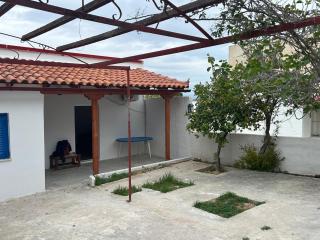 House next to the beach - Vathí - 9
