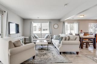 Golf, Hike, Explore and More Cozy Retreat in Denver - 0