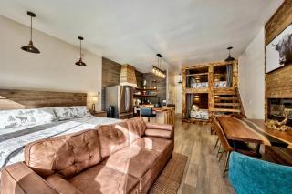 First level studio Unit #7 close to everything bike, ski, swim Zephyr Cove! - Zephyr Cove - 0