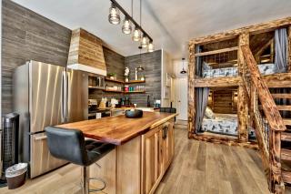 First level studio Unit #7 close to everything bike, ski, swim Zephyr Cove! - Zephyr Cove - 5
