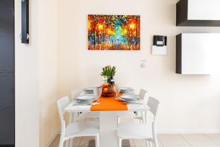 Modern and Quiet 2Bed House by FabAccommodation - 7