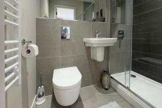 2 Bedroom Apartment with Free Parking in Manchester City Centre, by Eason Stays - Ideal For Weekend Getaways & Business Travel - Manchester - 2