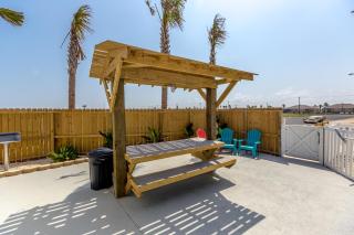 Tiki House - Corpus Christi - 6