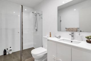 307B Next to Westfield nr train and bus station with Free Parking - Sydney - 6