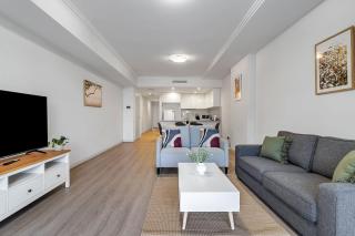 307B Next to Westfield nr train and bus station with Free Parking - Sydney - 3