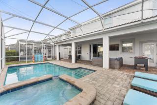 The Magic Kingdom 9BR Resort Pool Home Near Disney - 4