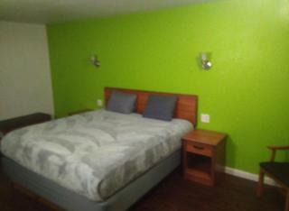 2 Double Beds Hotel Studio 124 - Livingston - 8