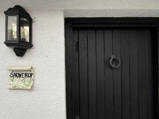 2 Bed Apartment with Shared Pool - 2