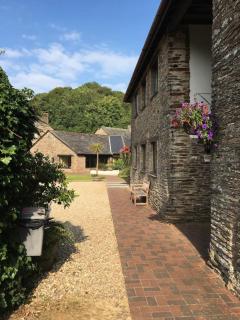 2 Bed Apartment with Shared Pool - Kingsbridge - 7