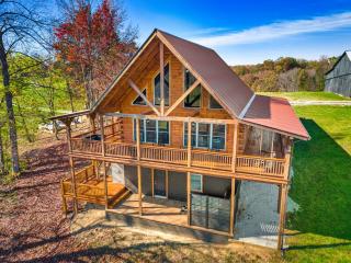 Private Lake Hot Tub Fire Pit 5 Min to Hollerwood - 2