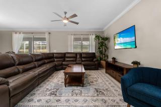 8BR Resort Pool Home Near Disney - Family Friendly - 0