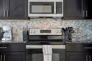 8BR Resort Pool Home Near Disney - Family Friendly - 1