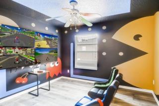 Lakefront 6BR Resort Pool Home Near Disney World - Kissimmee - 9