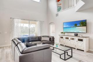 Lakefront 6BR Resort Pool Home Near Disney World - 3