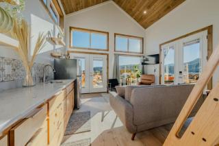 Stargazing Retreat with Hot Tub Deck Hammocks BBQ - Glendale - 6