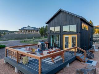 Stargazing Retreat with Hot Tub Deck Hammocks BBQ - Glendale - 3