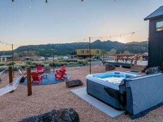 Stargazing Retreat with Hot Tub Deck Hammocks BBQ - 3