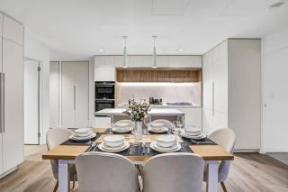 Free Parking Lux Cityscape 3 Bedroom 2 Bath with Pool, Gym, and Sauna - Melbourne - 5