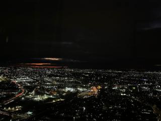 Free Parking Lux Cityscape 3 Bedroom 2 Bath with Pool, Gym, and Sauna - Melbourne - 1