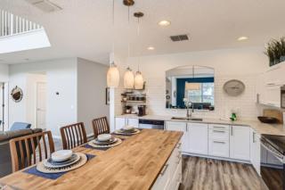 Magical 7BR Resort Pool Home Near Disney World - 4