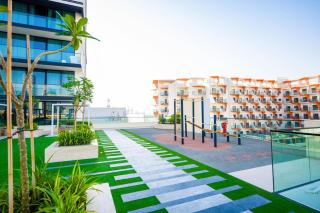 Luxury 1BR on High Floor JVC - 3