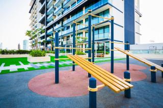 Luxury 1BR on High Floor JVC - 1