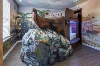 Amazing 9BR Resort Pool Home Near Disney World - 9