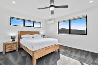 Elegant Creekside Retreat - Sorell - 2