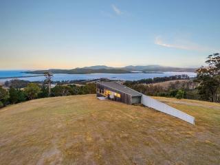 Marion Bay House, Luxury Retreat - Bream Creek - 2