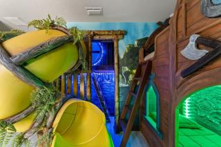 Epic 8BR Lakefront Pool Home Near Disney Universal - 5