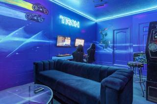 Lakefront 5BR Family Resort Pool Home Near Disney - 8