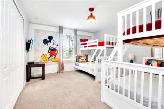 Lakefront 5BR Family Resort Pool Home Near Disney - Kissimmee - 4