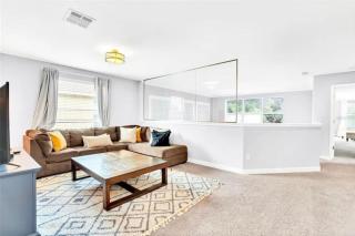 Lakefront 5BR Family Resort Pool Home Near Disney - 3