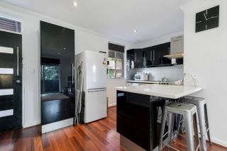 Lovely 1 bedroom unit with free parking - Free WIFI - Perth - 1