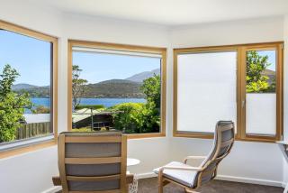 Stylish Studio with Stunning Views - Lindisfarne - 9