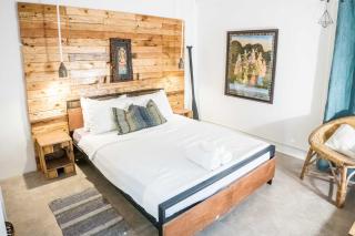 PITI Nest Self-Service Home in Rainforest Nest - Pet Friendly, Wi-fi, Monkeys, Bats! - - 7