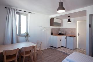 Haus99 Budget Pension & Apartments - Fürth - 9