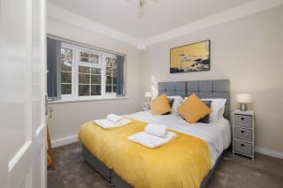 Family-Friendly 4-Bed near Parks & Transport Links - Birmingham - 0