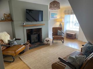 Cosy cottage with private large sunny Garden ideal for families and couples - - 0
