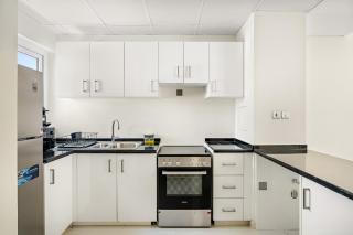 Tranquil 3BR Villa with Malibu Beach Access - Dubai - 5