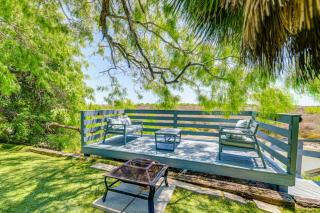 3 Mi to Beaches Corpus Christi Home with Pool - Corpus Christi - 0