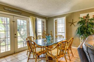 3 Mi to Beaches Corpus Christi Home with Pool - Corpus Christi - 4
