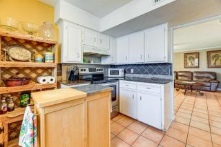 3 Mi to Beaches Corpus Christi Home with Pool - Corpus Christi - 3