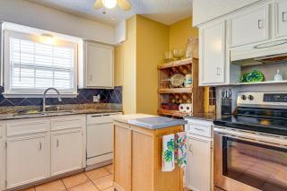 3 Mi to Beaches Corpus Christi Home with Pool - 2
