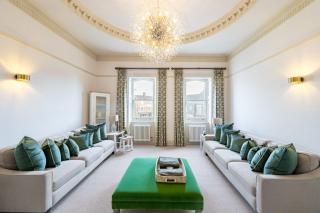 17 Market Place and The Vault - 9